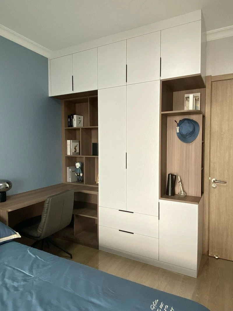 Two-tone wood and cream bedroom wardrobe001 Two-tone wood and cream bedroom wardrobe001